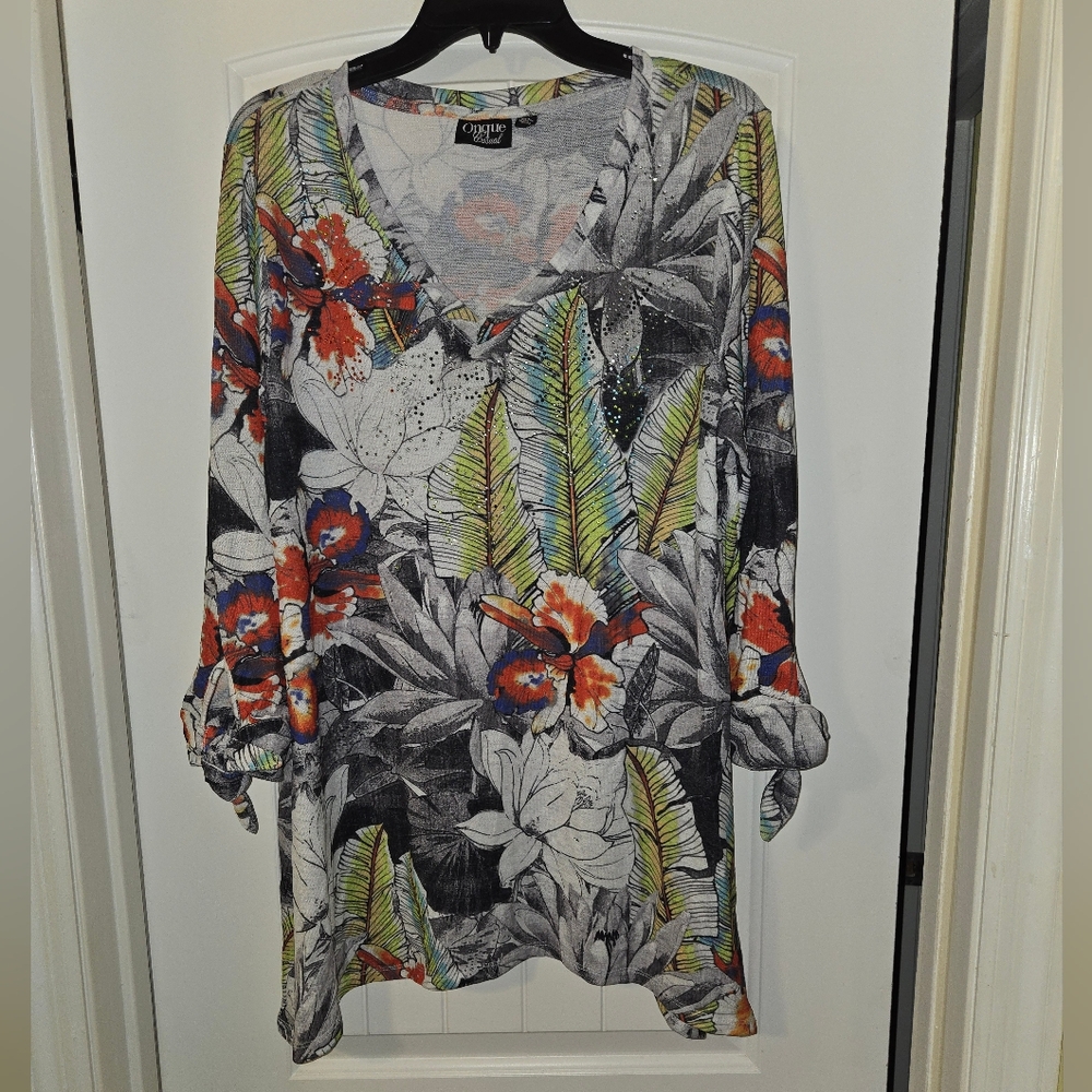Cato Multicolor Floral V-Neck Tunic NWOT